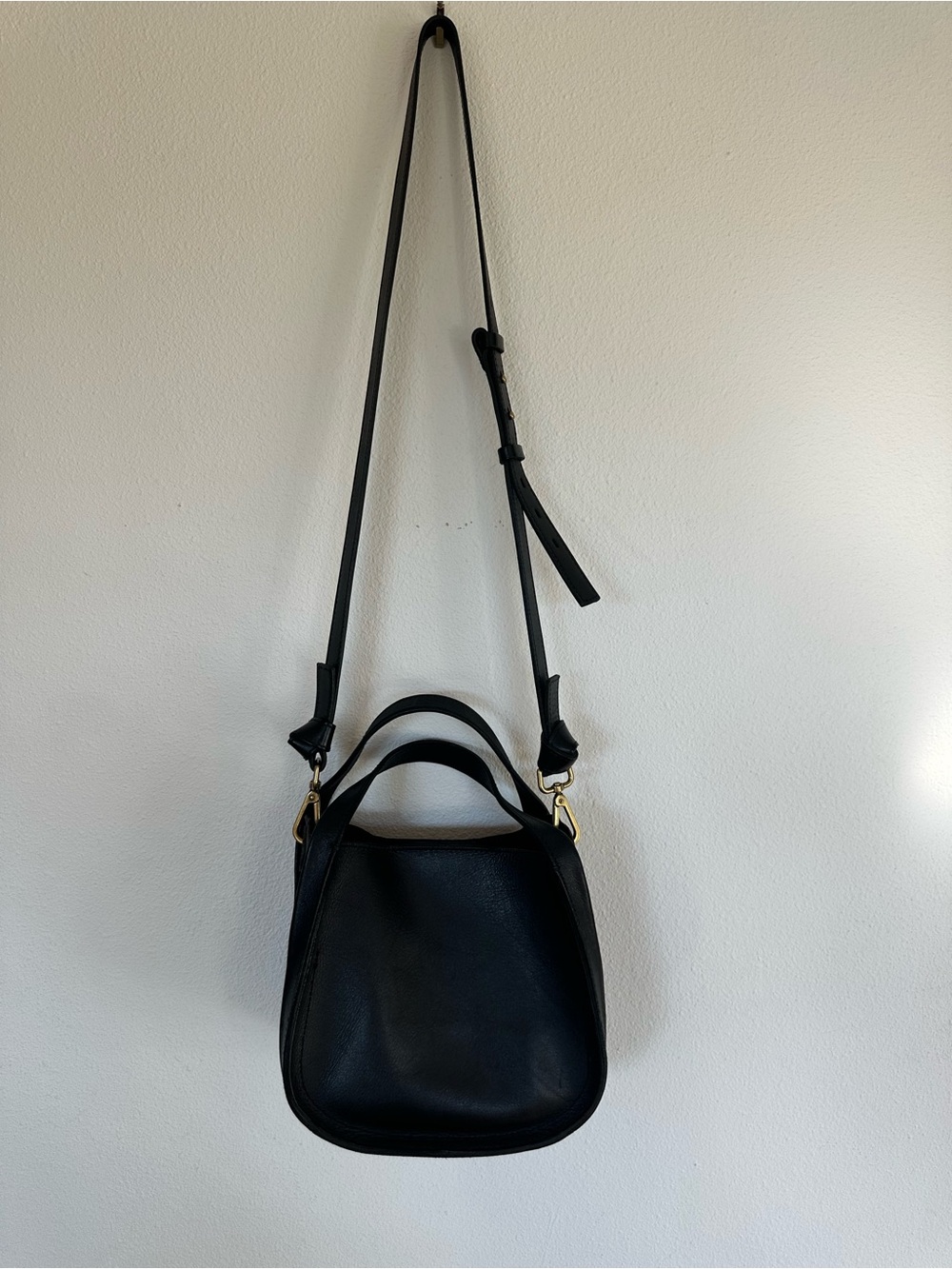 Madewell Sydney black leather bag